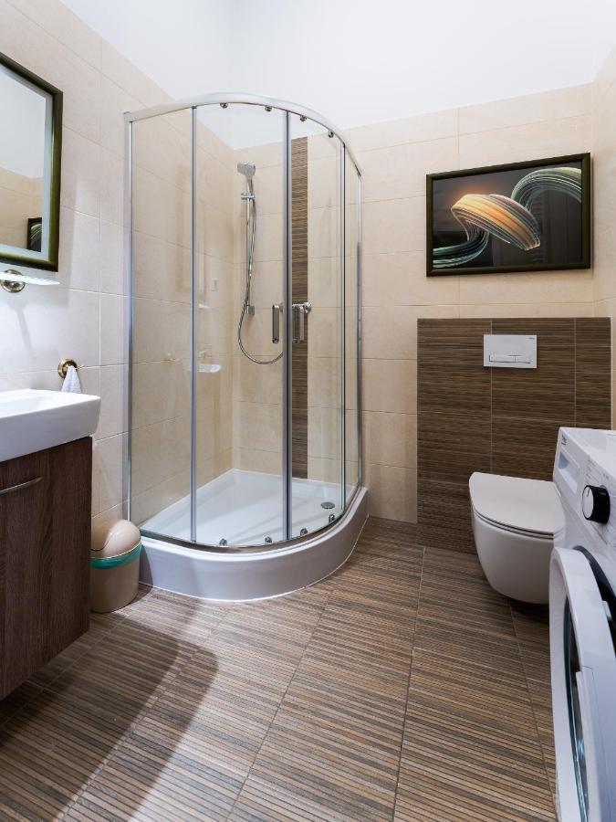 Apartament Inspirujacy - Z Prywatnym Monitorowanym Parkingiem - 4 Osobowy - Space Apart Jelenia Gora Bagian luar foto