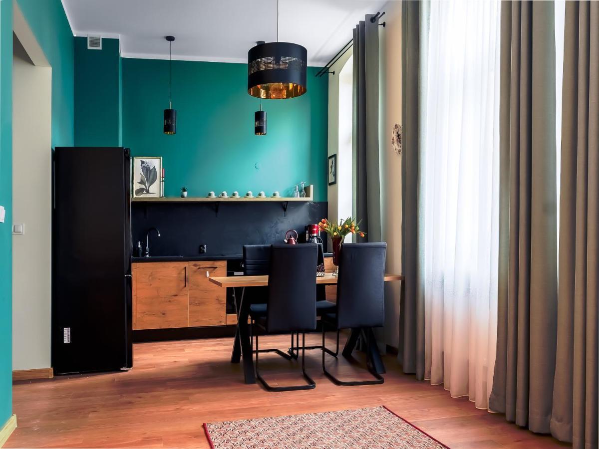 Apartament Inspirujacy - Z Prywatnym Monitorowanym Parkingiem - 4 Osobowy - Space Apart Jelenia Gora Bagian luar foto