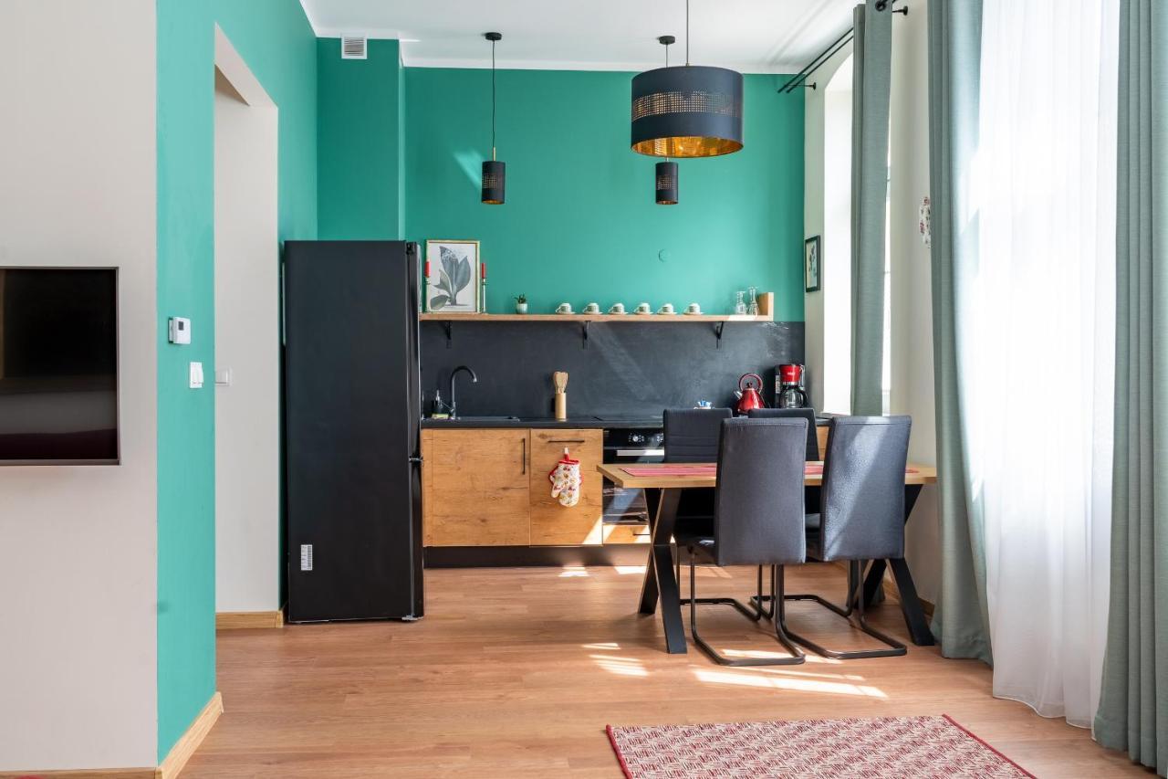 Apartament Inspirujacy - Z Prywatnym Monitorowanym Parkingiem - 4 Osobowy - Space Apart Jelenia Gora Bagian luar foto